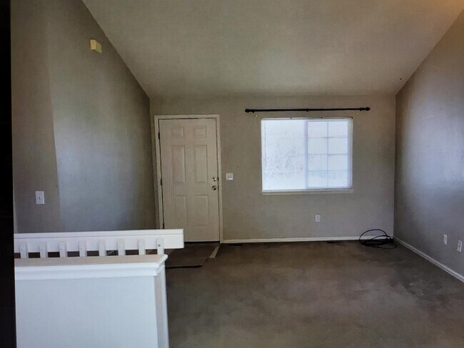 Building Photo - 5750 Charlotte Pkwy