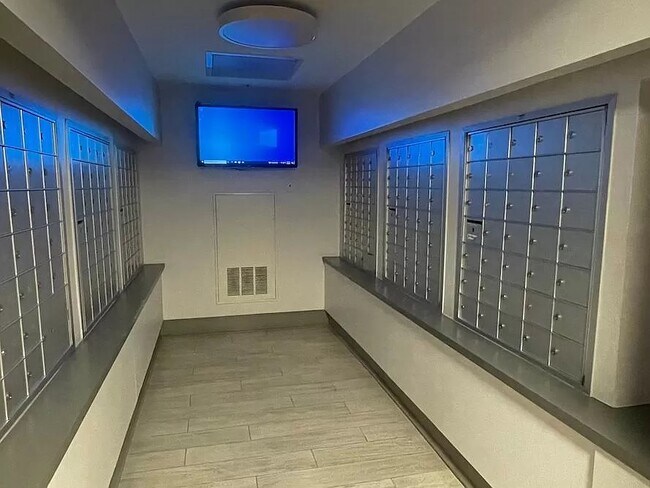 Foto del edificio - 355 I St SW