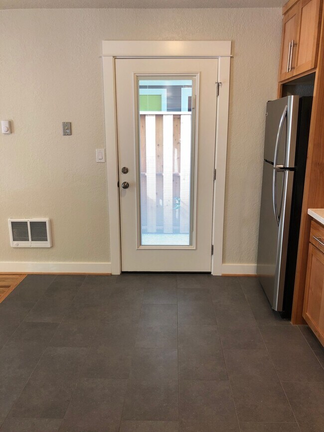 Building Photo - New Townhouse Abernathy Clinton OHSU Priva...