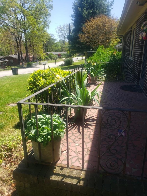 Photo - 2 Pembroke Ln (Taylors, SC) House