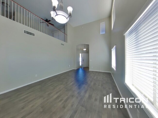 Building Photo - 4389 E Rock Dr