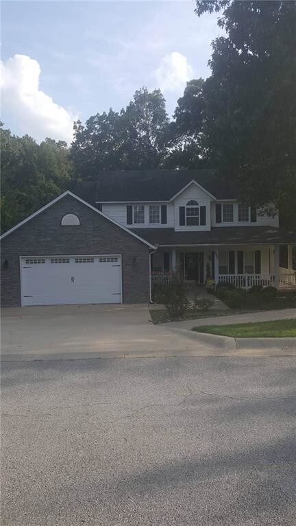 Foto principal - 303 NW Lasalle Dr