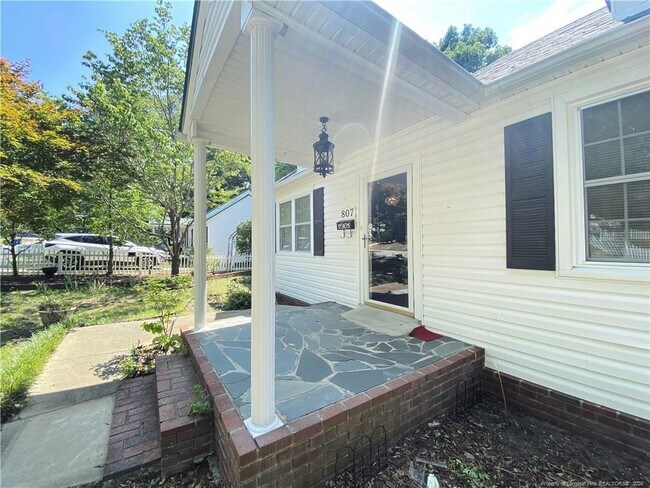 Foto del edificio - 807 Cape Fear Ave