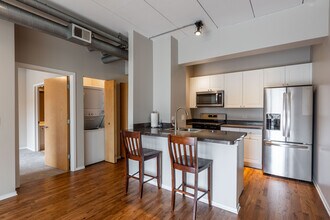 Building Photo - 1442 S Michigan Ave