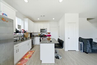 Building Photo - 23531 Autumn Harvester Dr