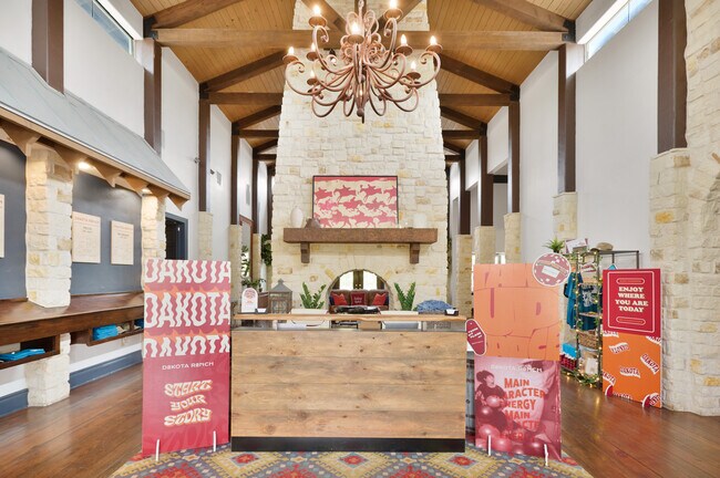 Foto del edificio - Dakota Ranch Student Apartments