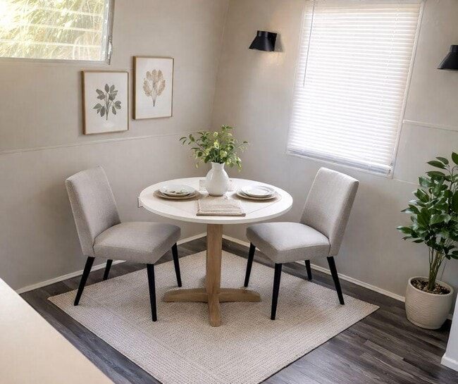 Building Photo - 19 Circle Dr