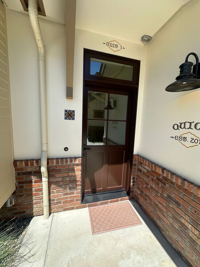 Foto del edificio - 520 E Clark Ave