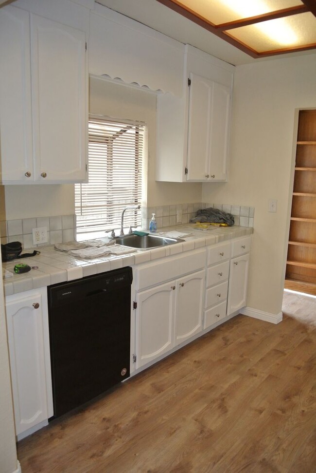 Building Photo - ***COMING SOON*** Adorable 3+ Bedroom 1+ B...