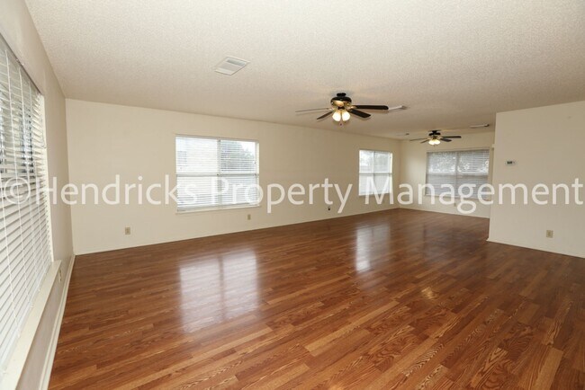 Foto del edificio - 12013 Brent Terrace