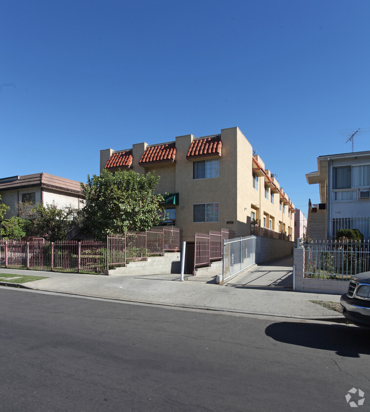 Primary Photo - 1118 Kenmore Ave