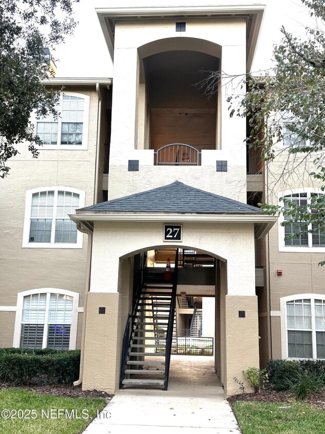 Primary Photo - 1655 The Greens Way