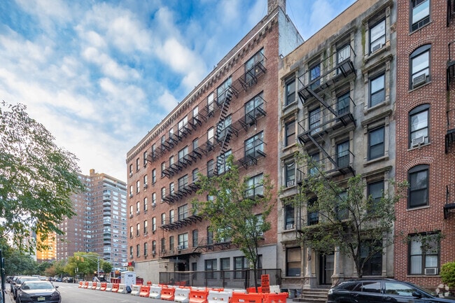 Building Photo - 243 Ninth Ave