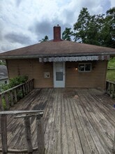 Building Photo - 2128 Varley St