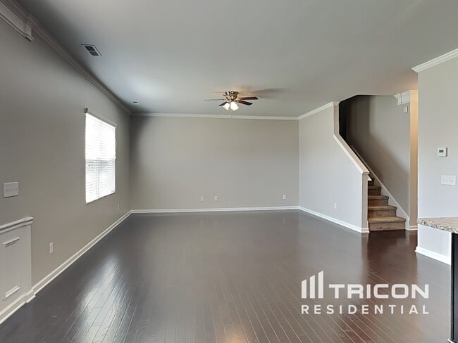 Building Photo - 1725 White Willow Ave Ave