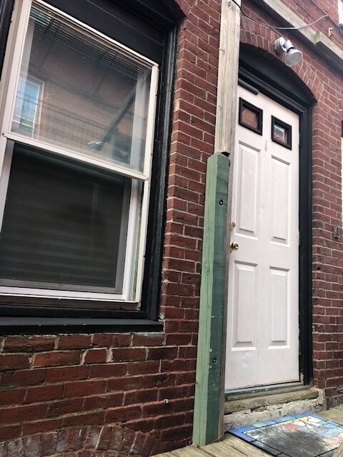 Building Photo - 21 Pleasant St