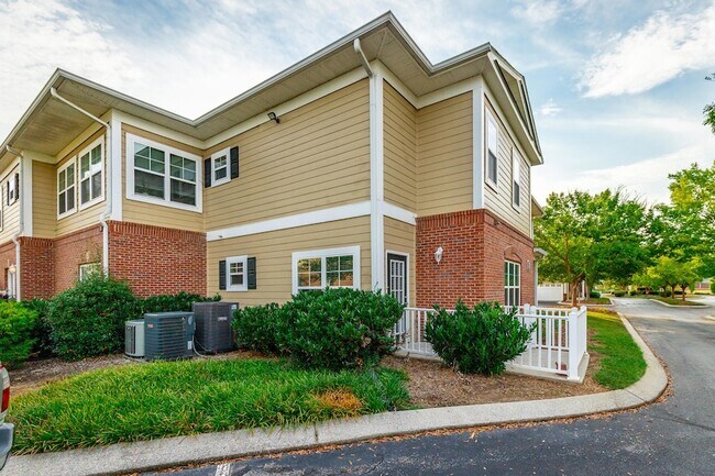 Foto del edificio - 4102 Regency Ct