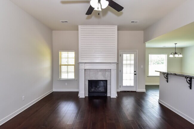 Foto del edificio - 3445 Marion Ln
