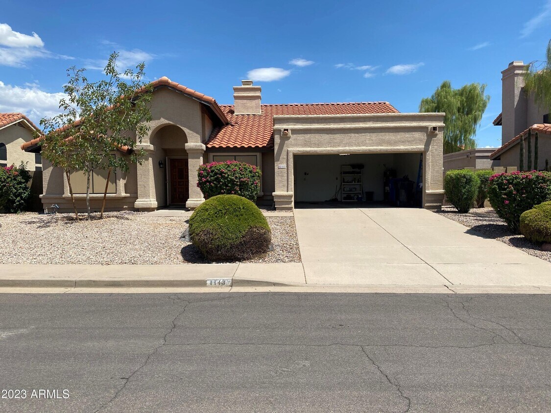 Primary Photo - 1113 N Sunview