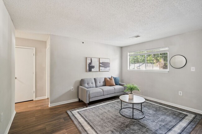 Foto del edificio - 2035 Kenridge Pkwy