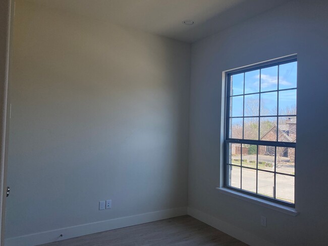 Building Photo - 4/3/2 Beautiful and Spacious Brand New Hom...