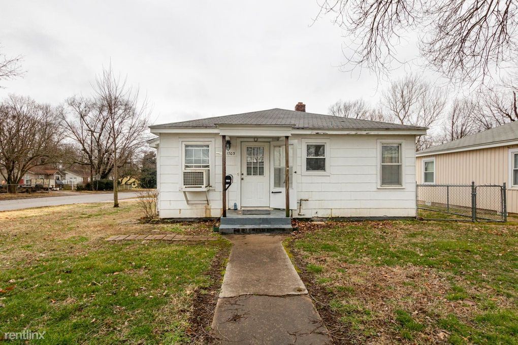 Primary Photo - 2 br, 1 bath House - 1703 N Weller Ave