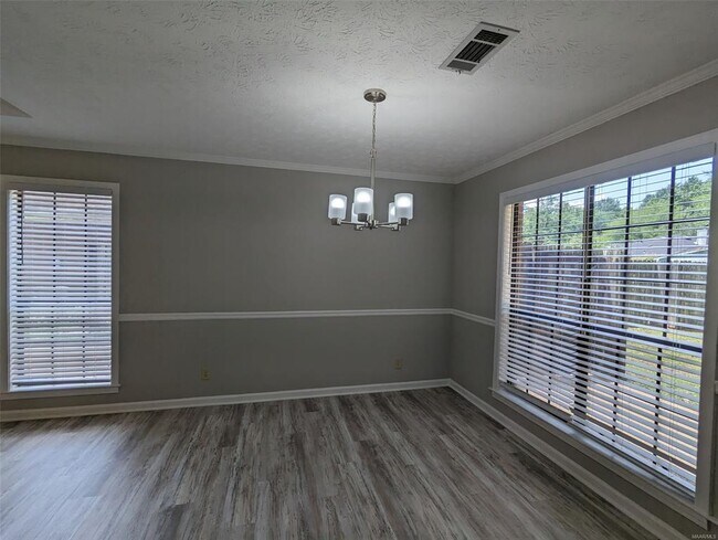 Building Photo - 1073 Countryside Ln