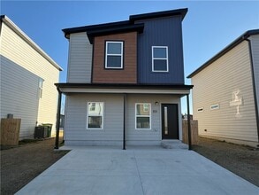 Building Photo - 831 States Ave