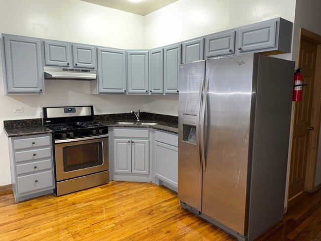 Building Photo - 1325 S Karlov Ave
