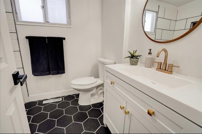 Foto del edificio - 455 E Mountain View Dr