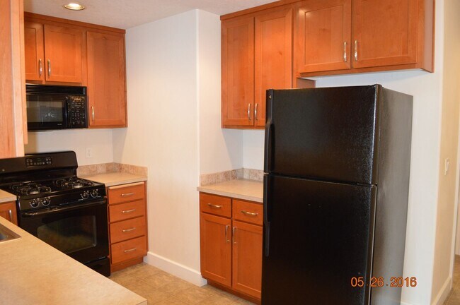 Foto del edificio - 1-Bedroom in Gated Community!