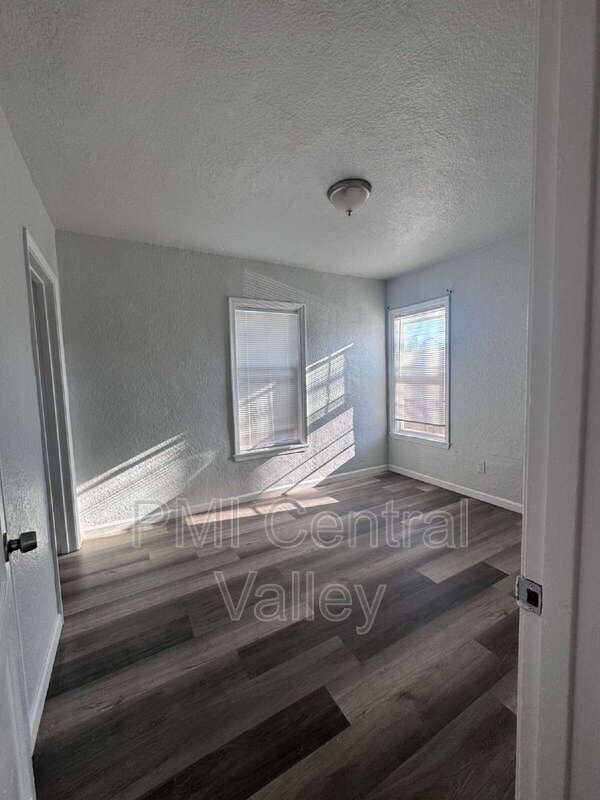 Foto del edificio - 1112 Barberry Ln