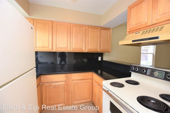 Building Photo - 2 br, 1.5 bath House - 2225 Brandy Place