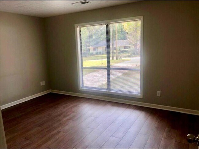 Foto del edificio - 4771 Valley Dale Dr SW