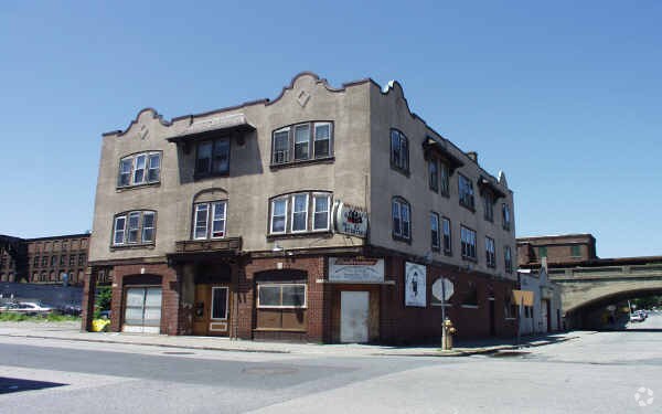Building Photo - 68 Canterbury St