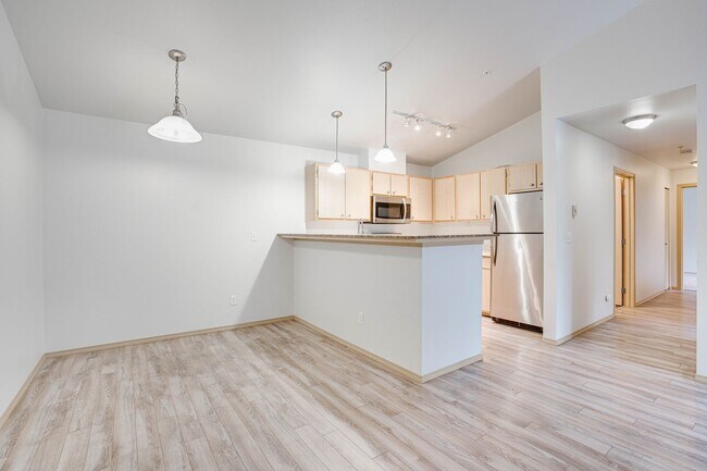 Foto del edificio - Bothell Condo 2 Bedroom 2 Bathroom $2150/mo.