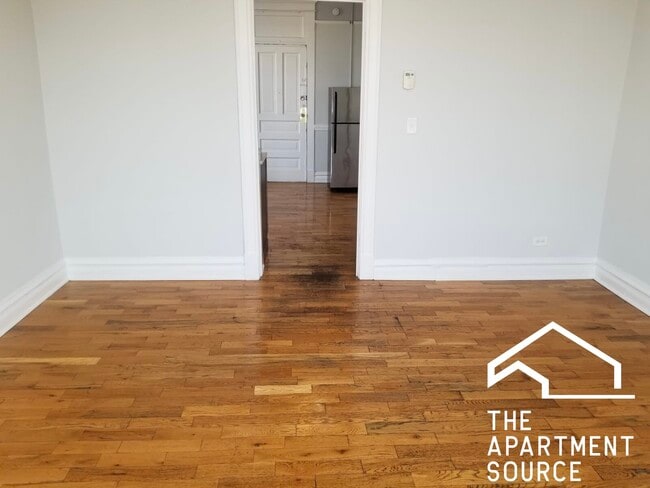 Building Photo - 2215 S Albany Ave