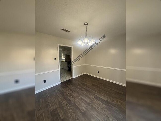 Foto del edificio - 1216 Green Mountain Dr