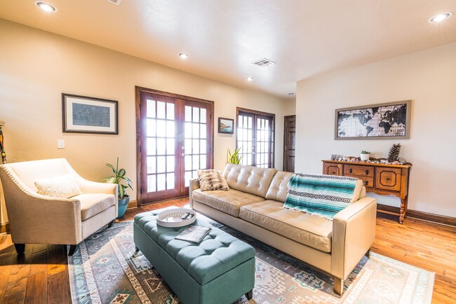 Foto del edificio - 9-24 Midtown-905 NW 12th, LLC