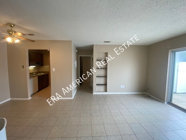 Building Photo - 1555 Green Briar Pkwy