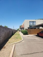 Building Photo - 5929 W Golden Ln