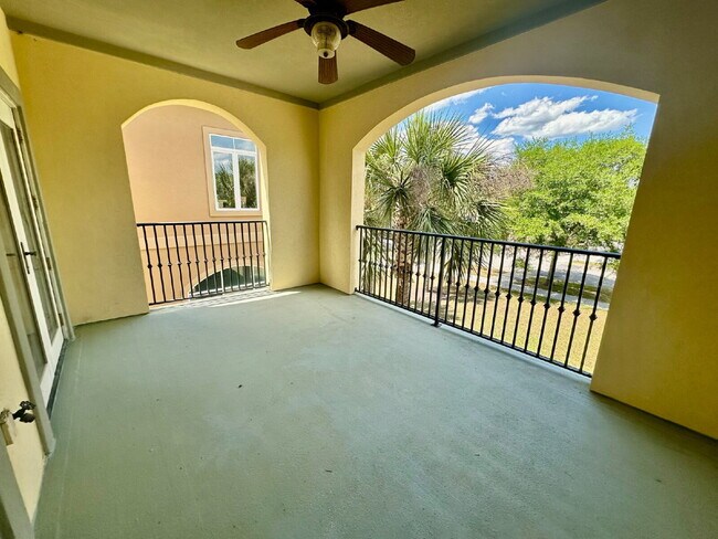 Foto del edificio - Beautiful Two Bedroom Townhome Located in Bluffton Village!