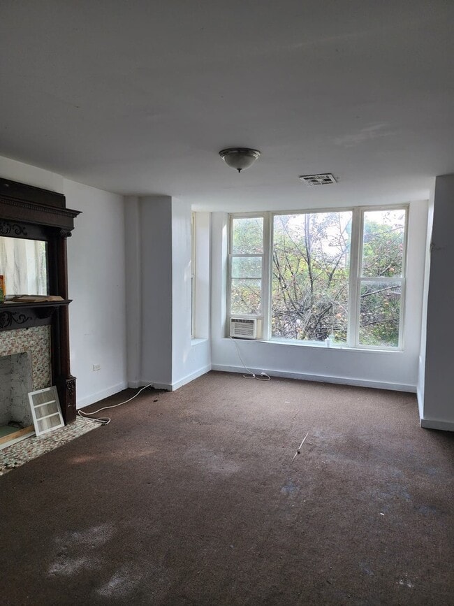 Building Photo - 101 S Comstock St