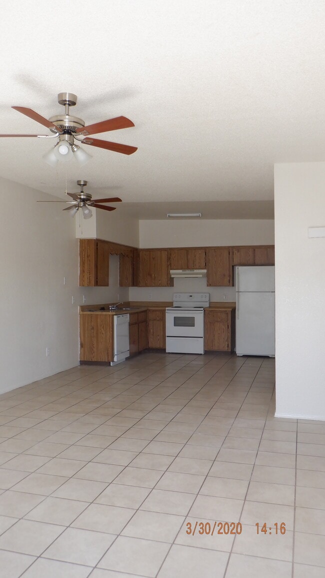 Building Photo - 504 E Montebello Ave