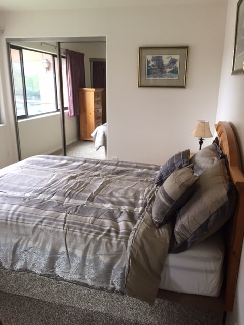 Foto del edificio - 3105 Lakeshore Dr