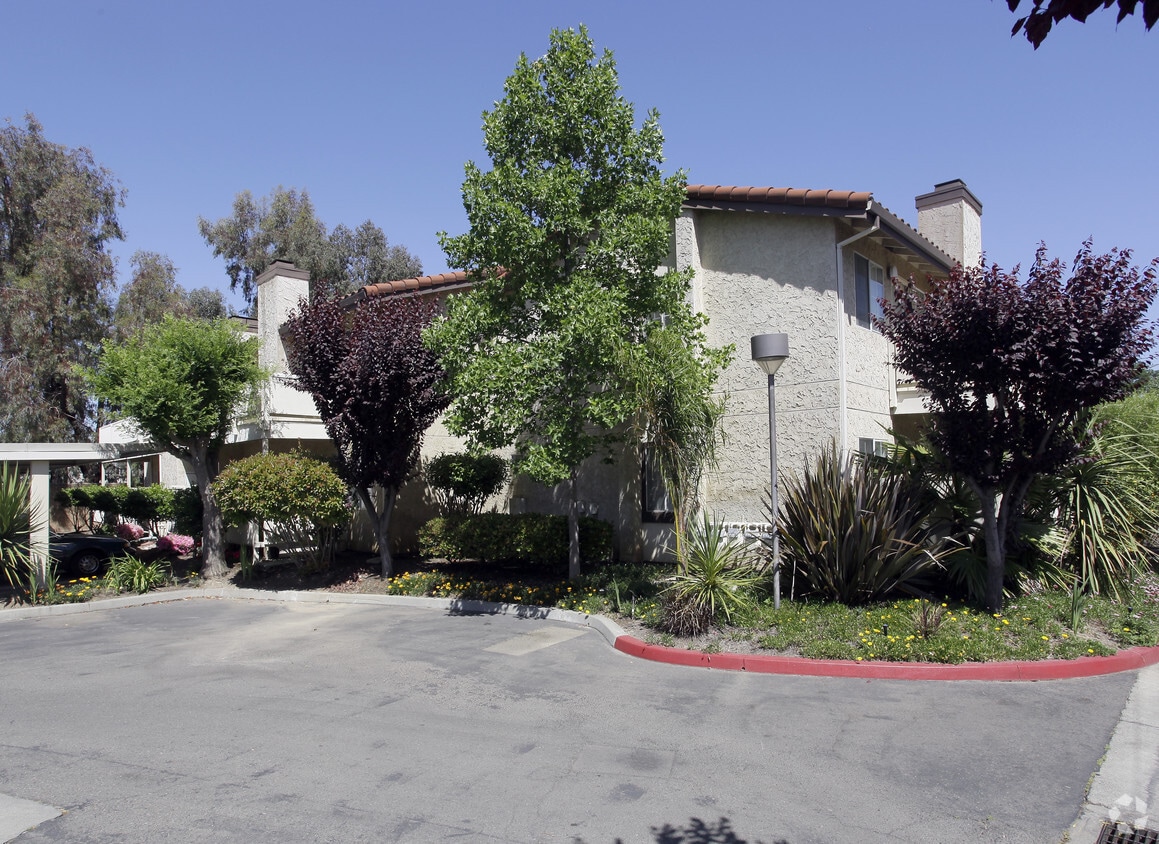 Building Photo - Emerson Place Apartments
