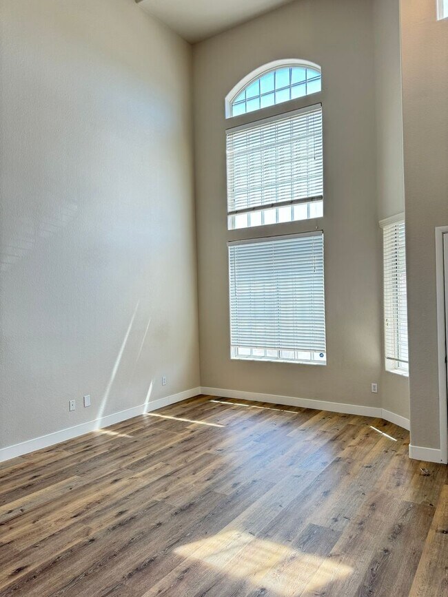 Foto del edificio - 4908 Sparkling Sky Ave