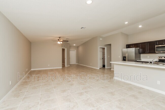 Building Photo - 542 Sea Crest Ave SW