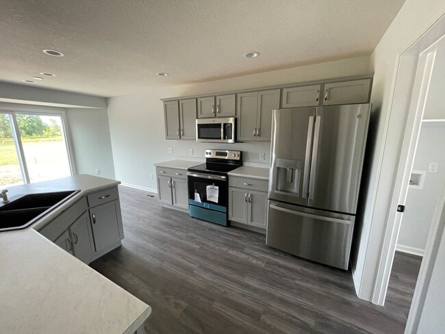 Building Photo - 1646 Teniente Ct