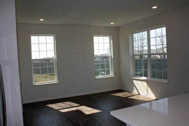 Building Photo - 15124 Quincy Cir